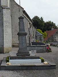 Le monument aux morts.