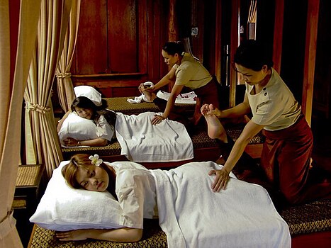 Тајландска масажа.