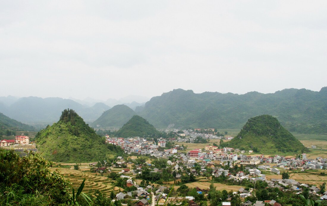 Quản Bạ district