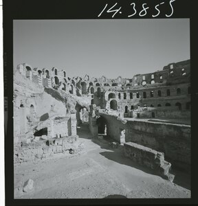 ...and this is the amphitheatre of El Jem.