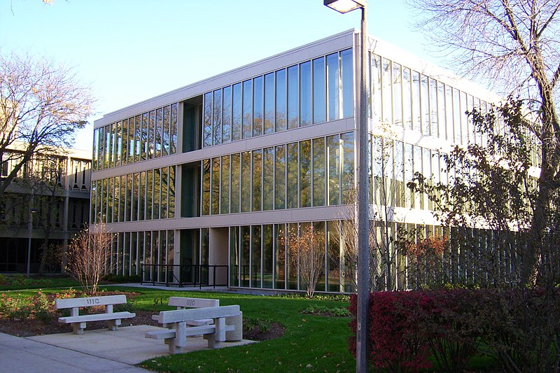 File:UIC East Campus old building new look.JPG