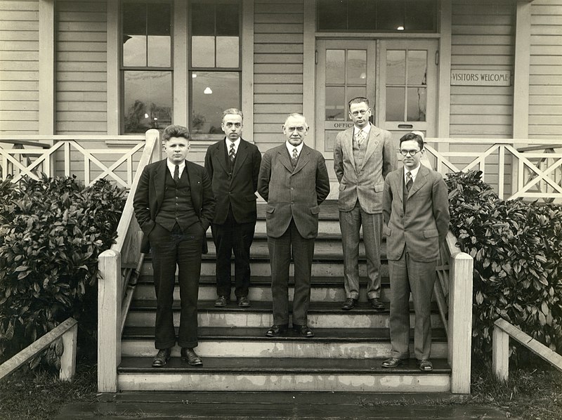 File:UW Fisheries Faculty.jpg