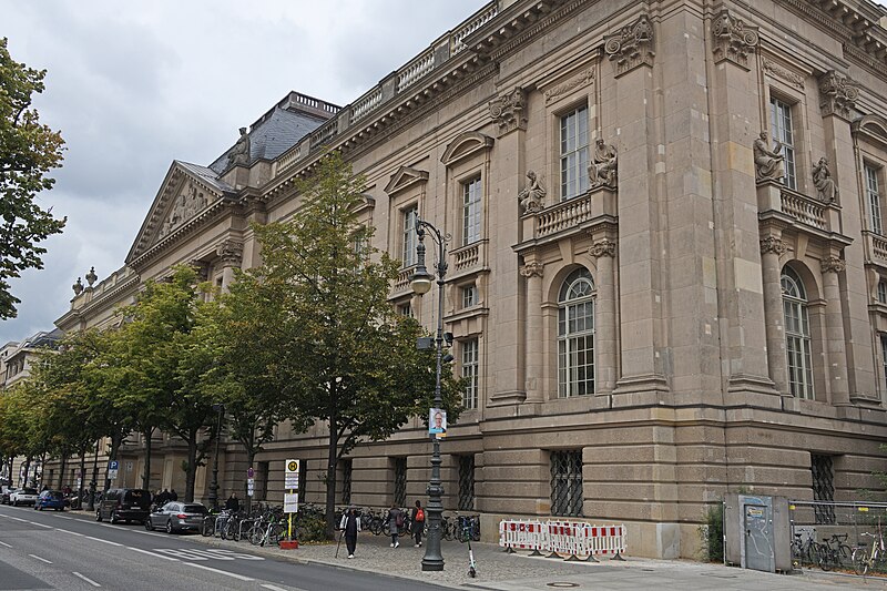 File:Unter den Linden State Library 9125.jpg