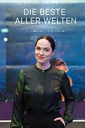 Verena Altenberger bei der Premiere von Die beste aller Welten im Gartenbaukino, Wien (2017) Verena Altenberger Die beste aller Welten Wien-Premiere 3.jpg