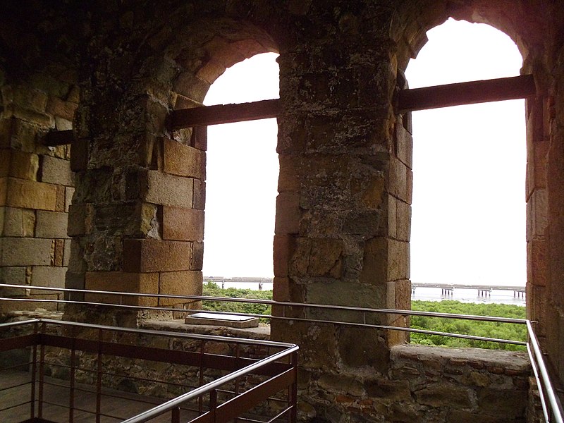 File:Vista desde el Tercer nivel de la Torre de la Catedral de Panamá Viejo. 01.JPG