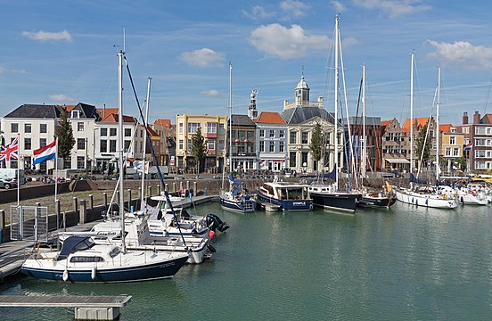 View to a port and a street (de Nieuwendijk)