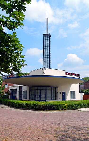 File:Voormalig pompstation Auto - Palace uit 1936 van architecten R. J. Meerman en J. van der Pijll Neerbosch Nijmegen.jpg