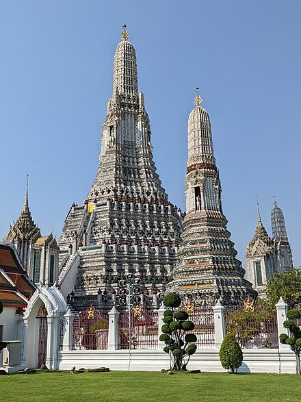 The central prangs of Wat Arun