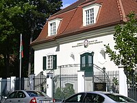 A Moser-villa Bécs Hietzing kerületében (Auhofstraße 76–78), ma Azerbajdzsán bécsi nagykövetsége