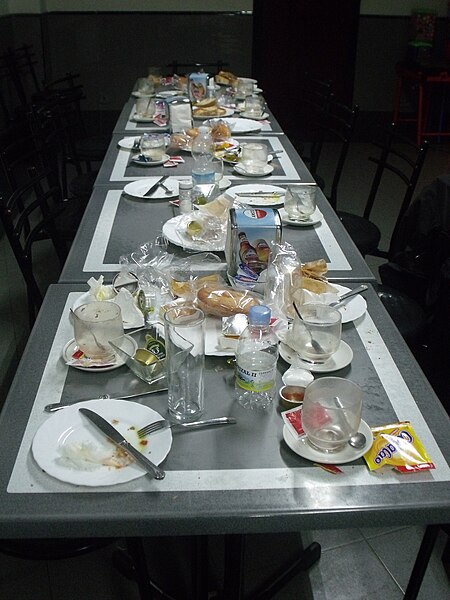 File:Wiki Takes Breakfast in Zamora.jpg