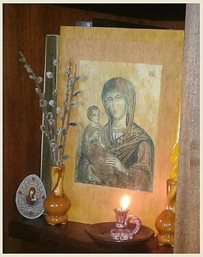 Candle in front of the Icon 