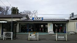 七里駅駅舎