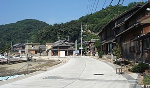 真鍋島の本浦港付近