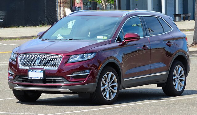 2019 Lincoln MKC (facelift, front)