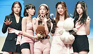 220602 reuserapim daemyeon paensainhoe kajeuha, gimcaeweon, sakura, heoyunjin, hongeuncae dance keos.jpg