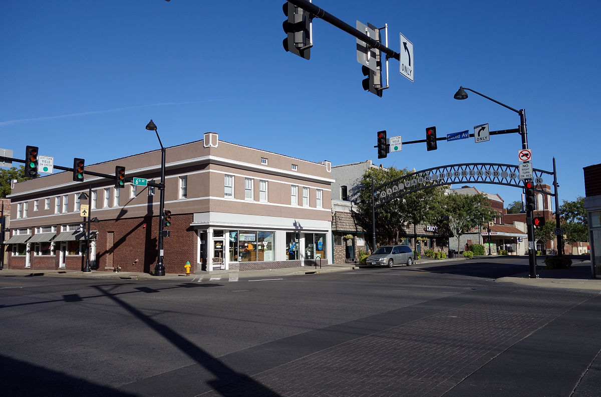 File:6th & Euclid Des Moines IA.jpg - Wikimedia Commons.