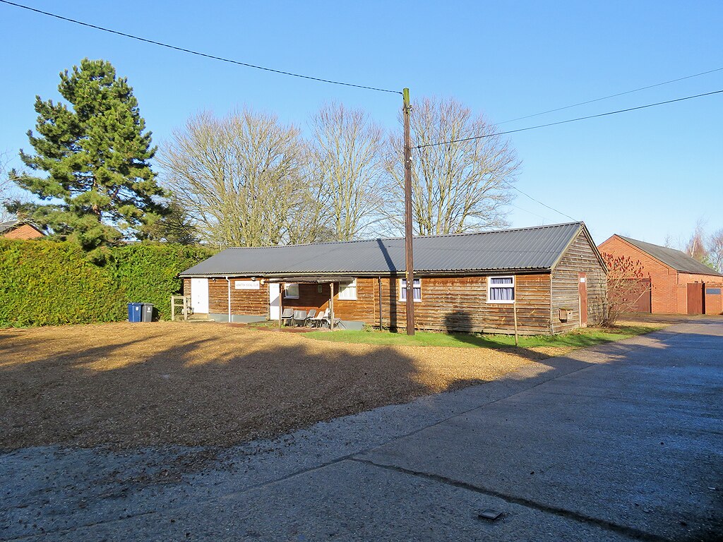 Small picture of Abington Social Club (Community Hall) courtesy of Wikimedia Commons contributors