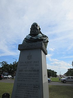 Пам'ятник Альберту Пайку в м. Новому Орлеані.