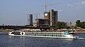 * Nomination: River cruise ship Alina in cologne --Rolf H. 04:22, 24 April 2011 (UTC) * * Review needed