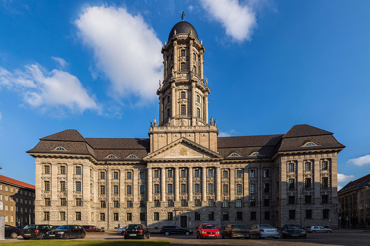 Ратуша берлина. Старая ратуша altes Stadthaus. Старая ратуша в Берлине. Красная ратуша в Берлине. Красная ратуша в Берлине интересные факты.