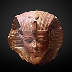Голова молодого Аменхотепа ІІ в луврському музеї