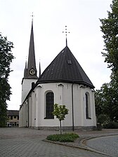 Heliga Trefaldighets kyrka sedd från öster