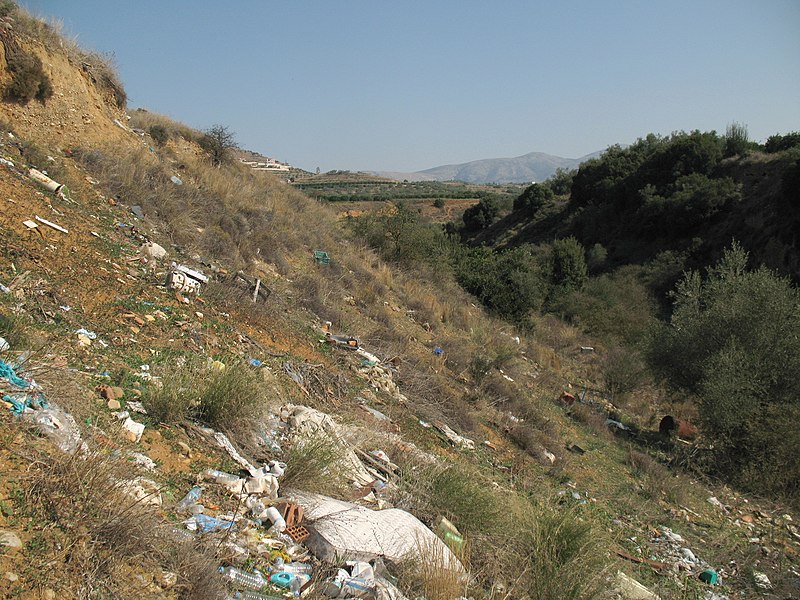 File:Archaeological site as damp - panoramio.jpg