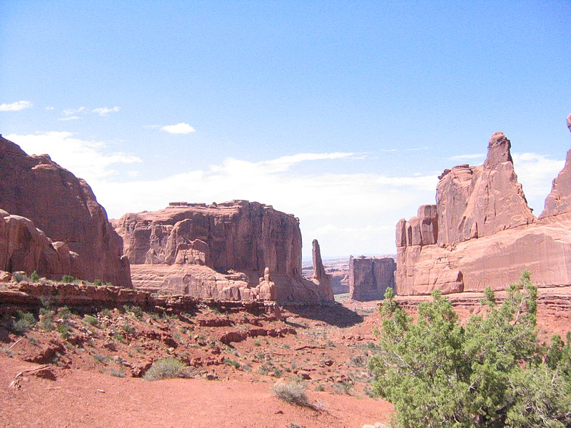 File:Archesnationalpark.JPG