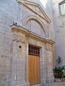 Avignon - ND des Fours kápolna portal.jpg
