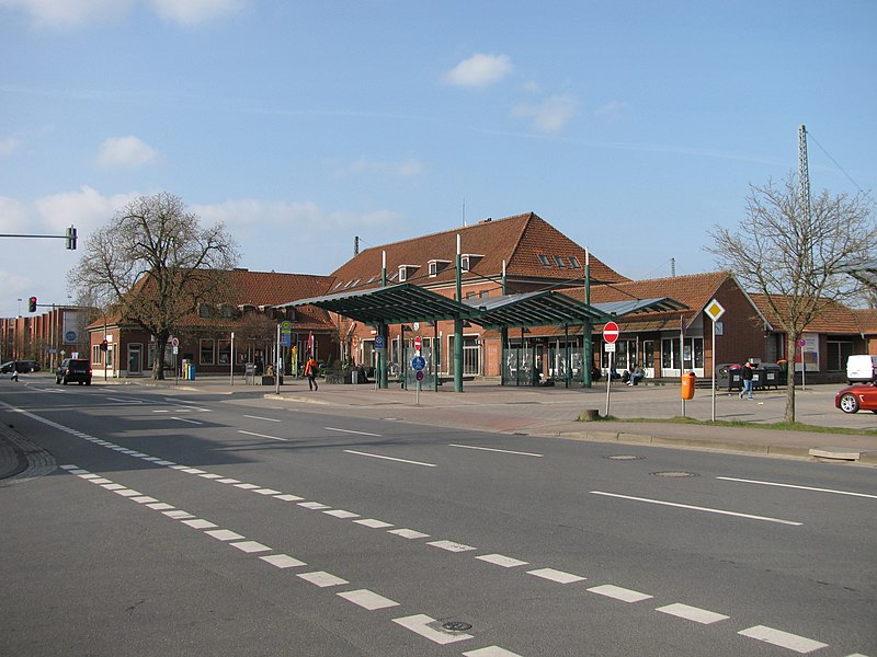 File:Bahnhof, 1, Nienburg, Landkreis Nienburg.jpg
