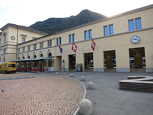 Entrébyggnad till stationen