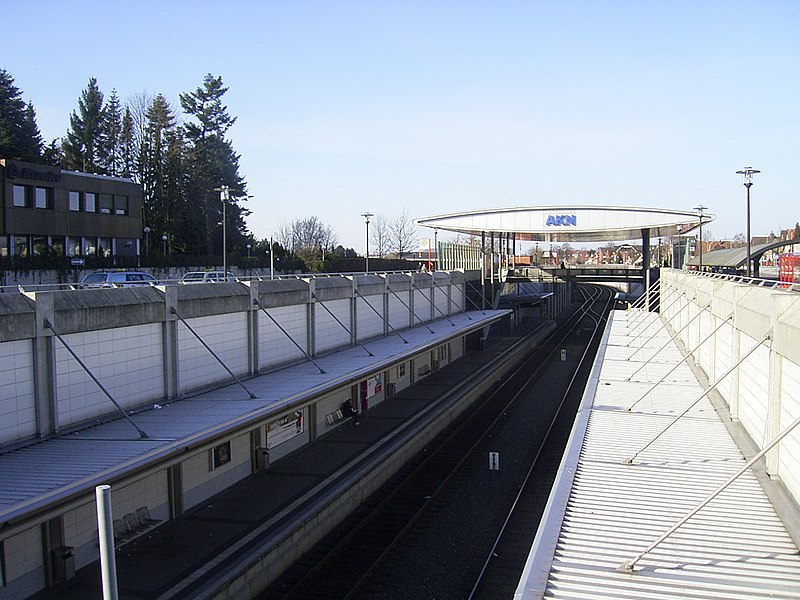 File:Bahnhof Henstedt-Ulzburg 2.jpg