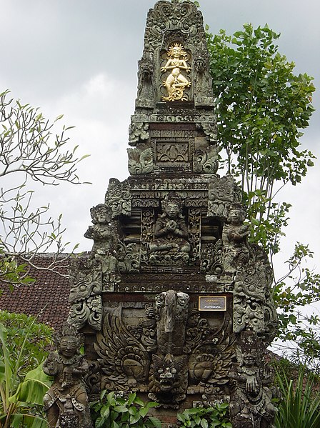 File:Balinese temple pillar.jpg