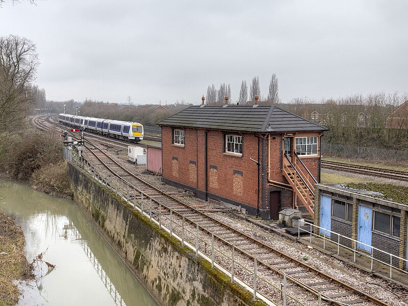 File:Banbury North Signal Box - geograph.org.uk - 3364140.jpg