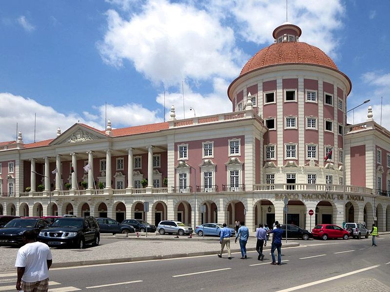 File:Banco Nacional de Angola in Luanda - Angola 2015.jpg