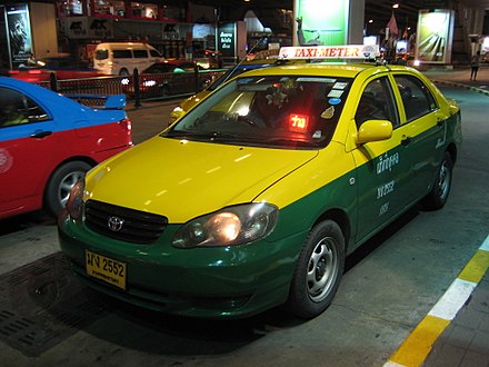 Такси тайцы. Тойота Королла такси. Toyota Taxi 1990. Такси Бангкок. Тойота Лимо.