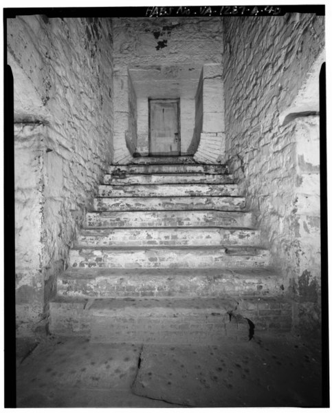 File:Basement, cellar bay with stairs, view to southwest - Portsmouth Naval Hospital, Hospital Building, Rixey Place, bounded by Williamson Drive, Holcomb Road, and The Circle, HABS VA,65-PORTM,2A-40.tif