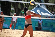 Deutsch: Beachvolleyball bei den Olympischen Jugendspielen 2018; Tag 8, 14. Oktober 2018; Mädchen, Achtelfinale – USA-Peru 2:0 (21–19/21–12) English: Beach volleyball at the 2018 Summer Youth Olympics at 14 October 2018 – Girls Round of 16 – USA-Peru 2:0 (21–19/21–12)