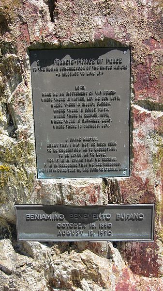 File:Benny Bufano grave plaques.JPG