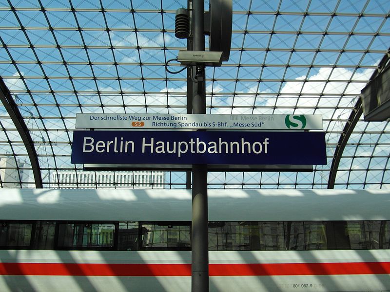 File:Berlin Hauptbahnhof (7099847179).jpg
