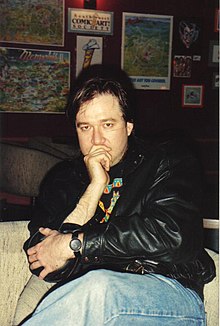 Bill Hicks at the Laff Stop in Austin, Texas, 1991.jpg
