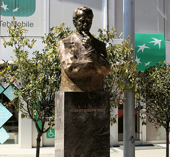 File:Bob Dole Statue, Prishtina.jpg