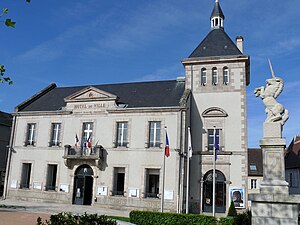Boussac (Creuse) - Hôtel de ville.JPG