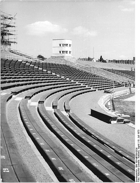 File:Bundesarchiv Bild 183-M0709-0324, Berlin, "Stadion der Weltjugend".jpg