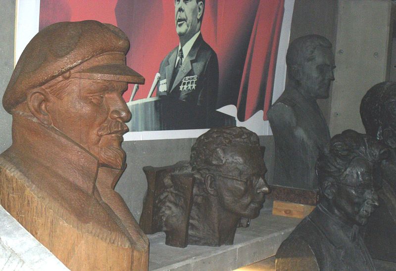 File:Bust of Lenin at the Occupations Museum of Tallinn 6, Estonia.jpg