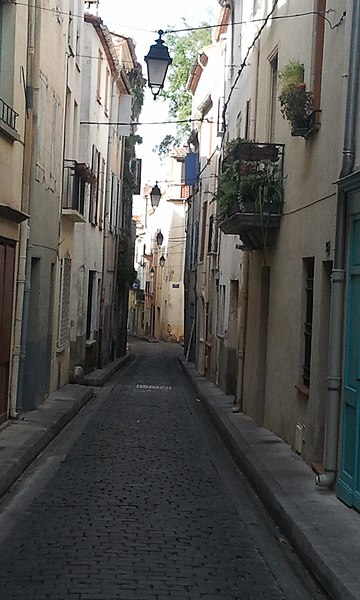 File:Céret - Rue du Commerce.jpg