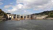 Kraftwerk und Schleuse Carrapatelo am Douro