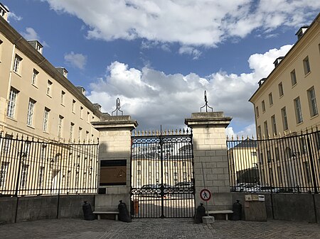 Caserne d'Artois, Versailles