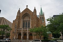 Façade de la cathédrale Saint-Jean-l'Évangéliste de Cleveland.