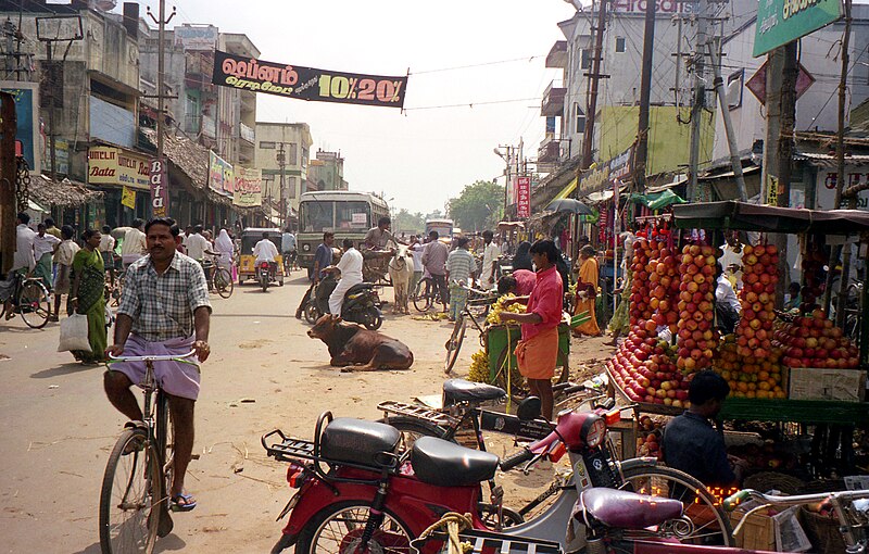 File:Chidabaram street scene (4732154854).jpg